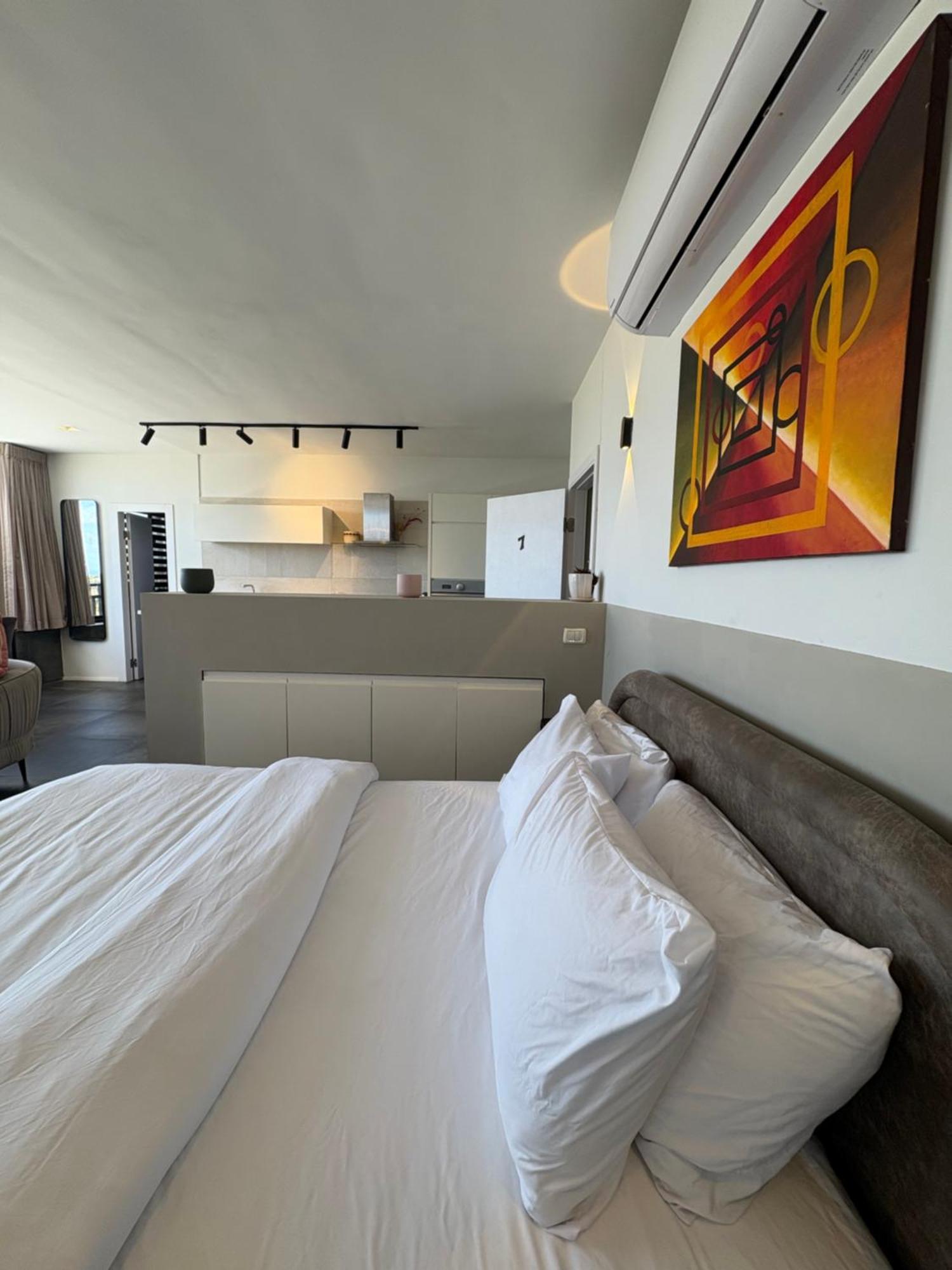 Urbanica Carmel- Apartments Хайфа Номер фото