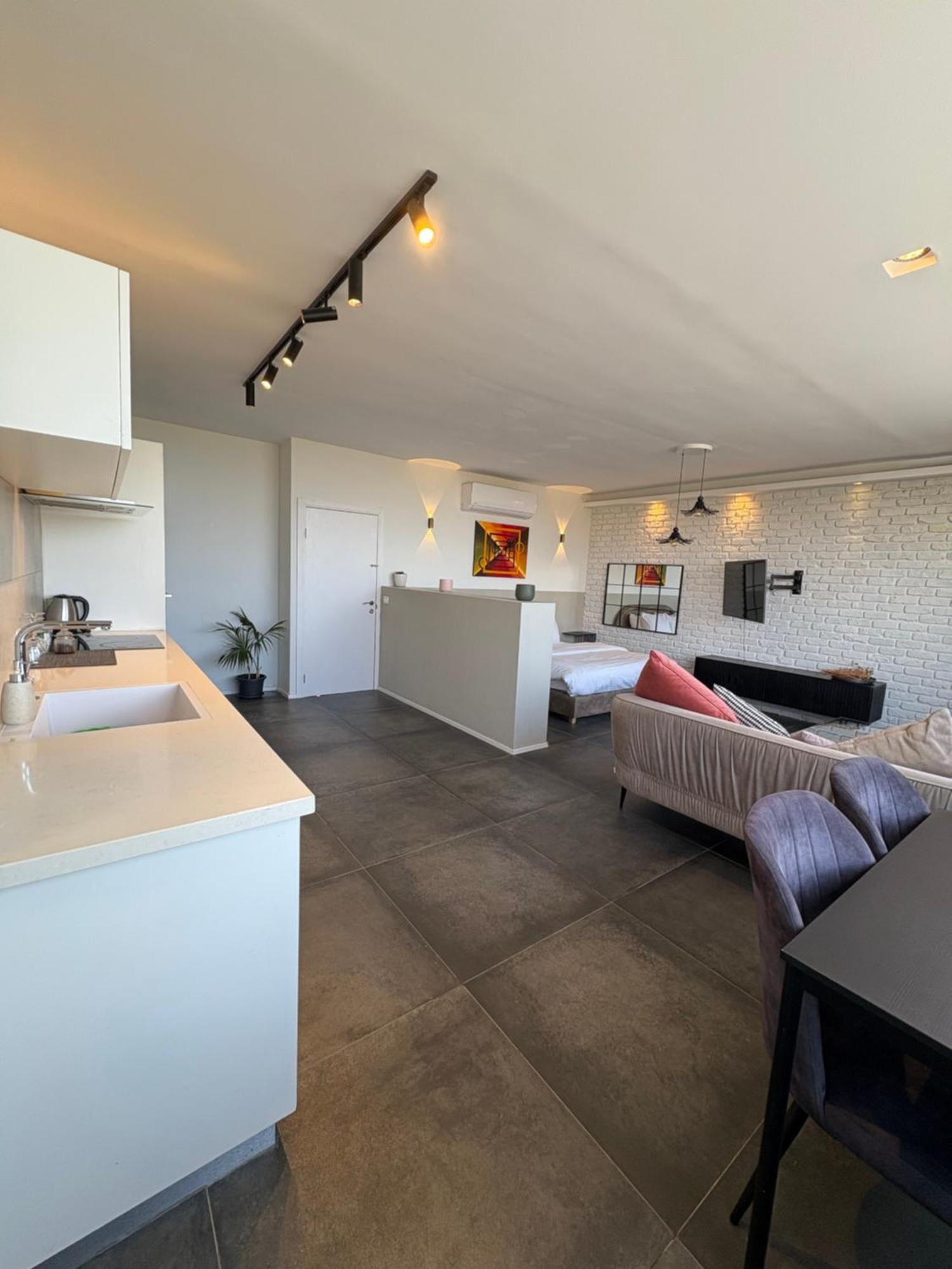 Urbanica Carmel- Apartments Хайфа Номер фото